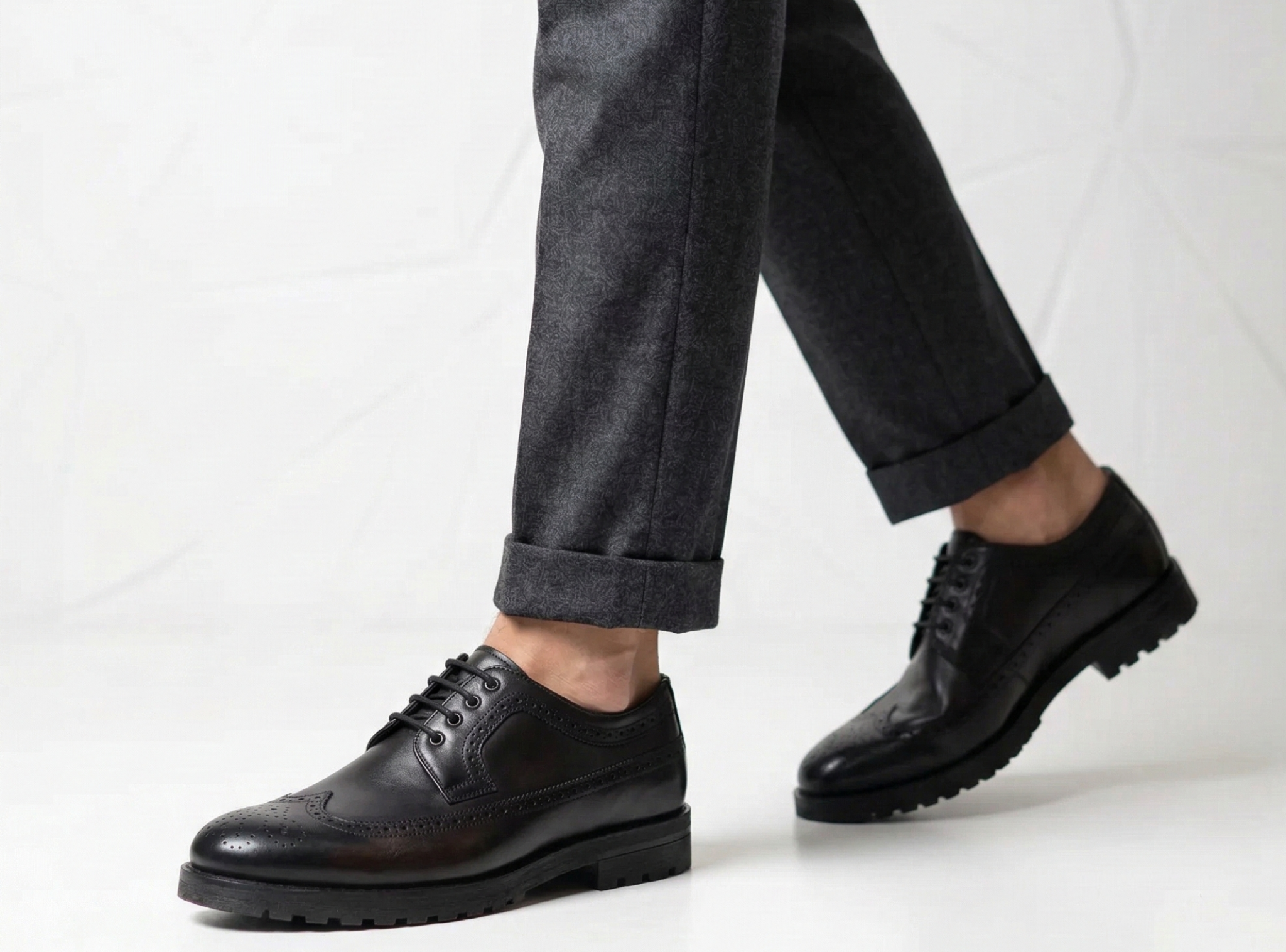 Chaussure Richelieu Brogue en Cuir – Élégance Artisanale